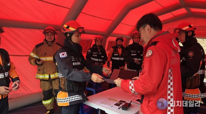 대전 서구는 내동 월평사이클경기장 일원에서 산불 합동 훈련을 진행했다