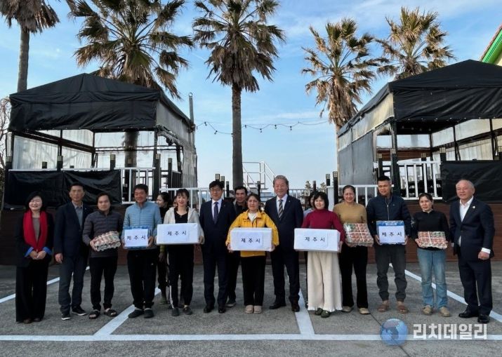 조천농협 외국인 계절근로자 격려 방문한 현원돈 부시장