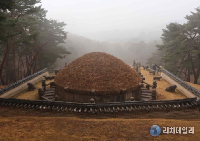 청완 예초 완료된 봉분