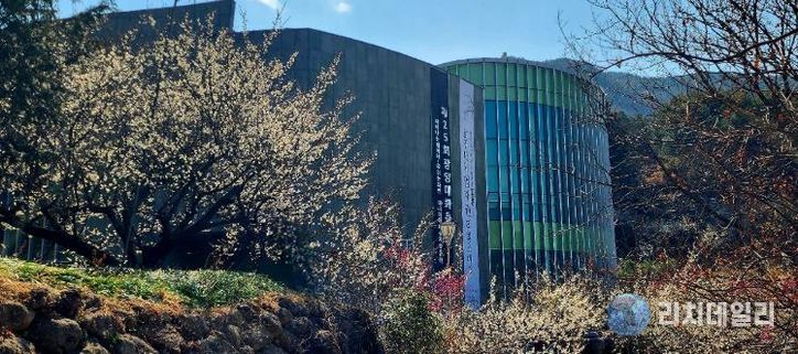 광양시 매화축제 폐막 이후에도 예술로 꽃피는 봄의 여정 제안 관광과(광양매화문화관)