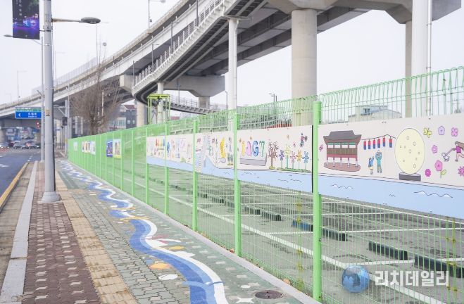 계양아라온~황어장터 역사문화센터 보행유도(디자인 벽화 및 바닥 유도선)