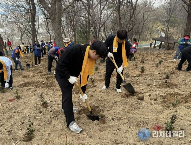 상주시 '제81회 식목일 기념 나무심기' 행사 개최
