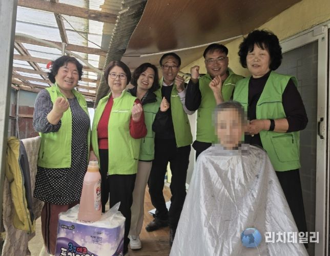 대흥면 찾아가는 이미용 봉사 활동 모습