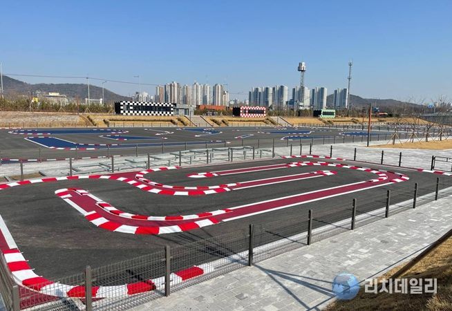 달빛공원(송도동 25 일원)에 조성된 RC스포츠 경기장 전경