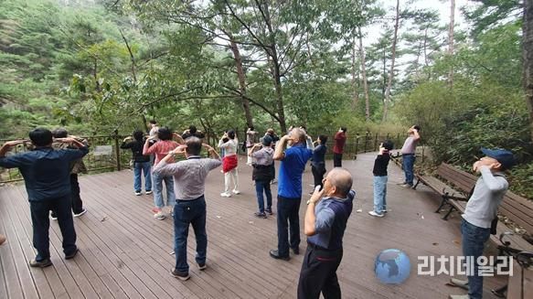 산림치유프로그램 운영 사진. 국립나주숲체원 곡성치유의숲 제공