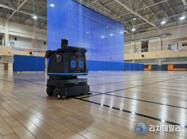 울주종합체육센터, '3D 라이다' 로봇청소기 전격 도입