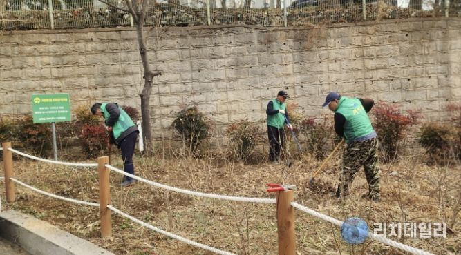 시흥시 신현동 새마을남여협의회, 포동 수국정원 봄맞이 새단장