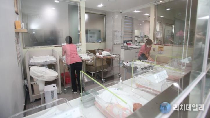 공공산후조리원 신생아실 모습