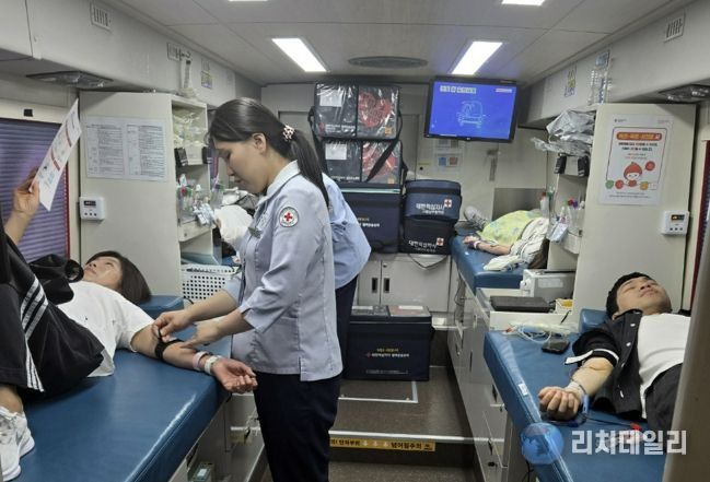 과천시, 시청에서 직원 참여 헌혈 행사 가져