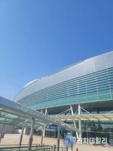 킨텍스 제1전시장 건물 일체형 태양광(BIPV태양광)