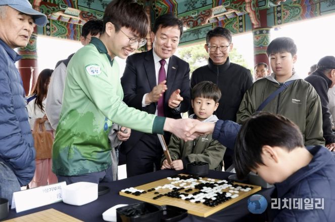 영암군, 고향사랑기부했더니 프로바둑기사와 '승부' 이색 답례품 눈길