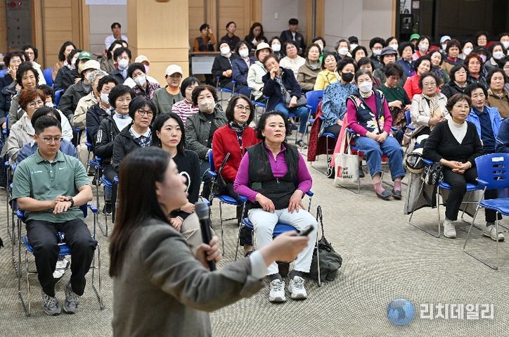 광주 서구, 천원국시 참여 어르신 건강까지 챙긴다
