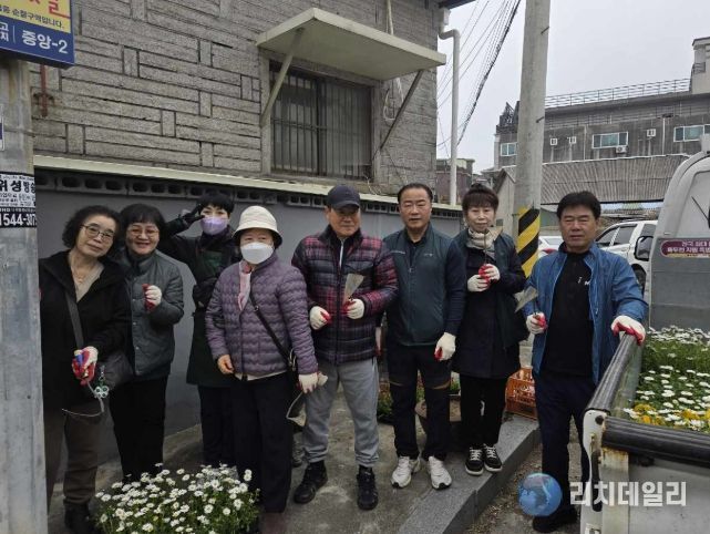 동두천시 보산동 주민자치위원회, 마을 골목 초화류 식재