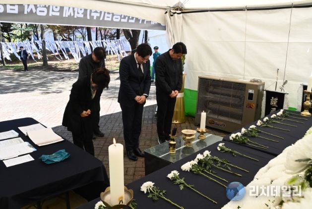 대덕구의회 문평동 화재 희생자 합동분향소 조문