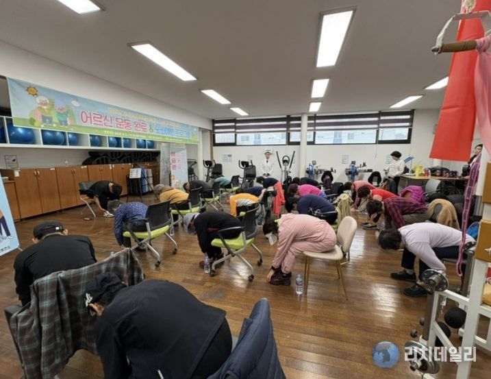 홍천군, 근력·균형 한 번에 잡는 어르신 운동 완성 '어.운.완' 운영